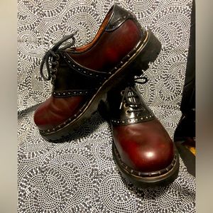 🌖Gripfast Gorgeous leather Oxfords size 7 US women’s. MIE -GUC -vintage🌒narrow